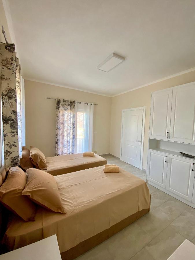 Tani'S House Villa ซารานเดอ ภายนอก รูปภาพ
