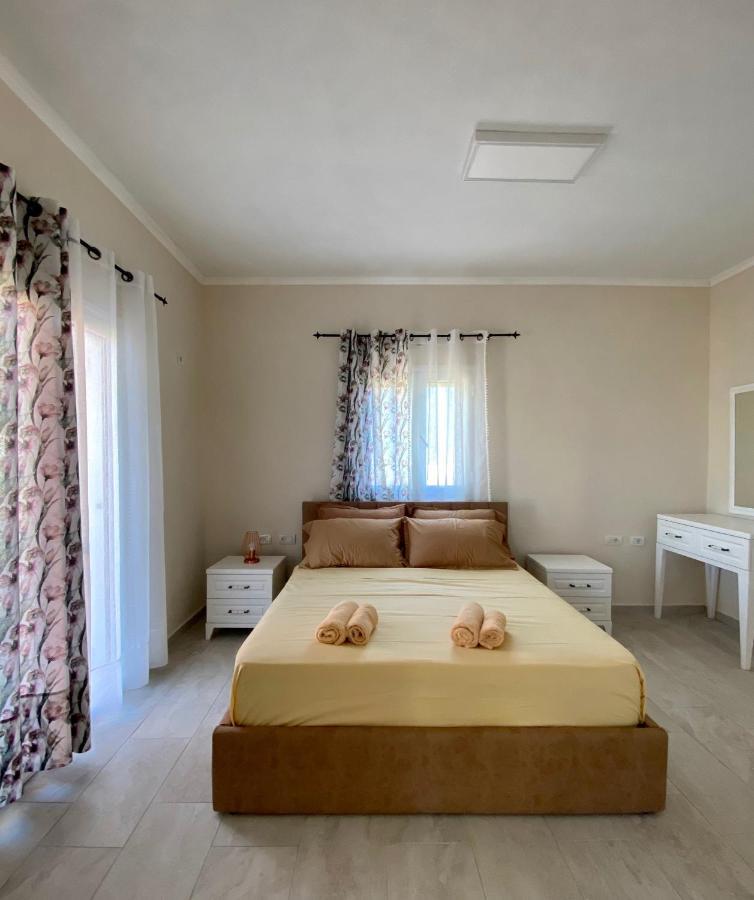Tani'S House Villa ซารานเดอ ภายนอก รูปภาพ