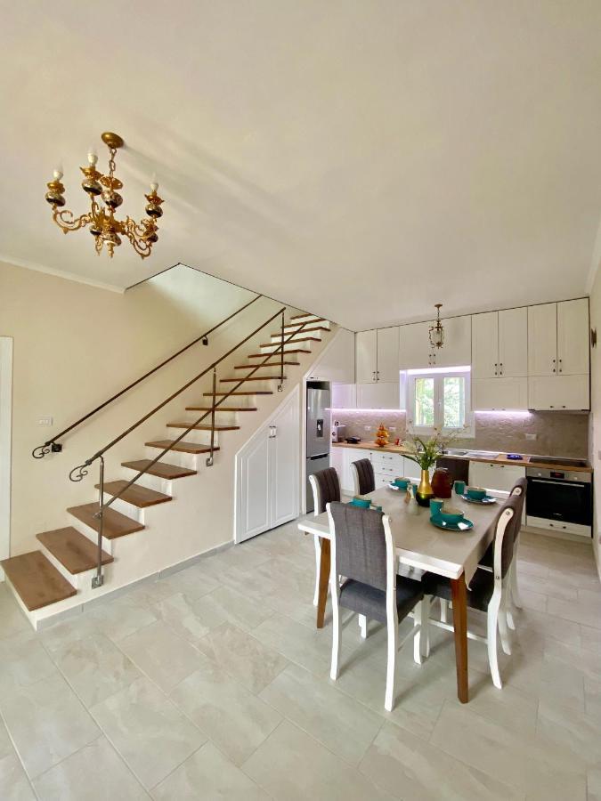 Tani'S House Villa ซารานเดอ ภายนอก รูปภาพ