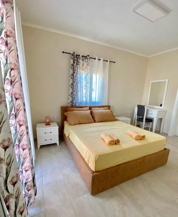 Tani'S House Villa ซารานเดอ ภายนอก รูปภาพ